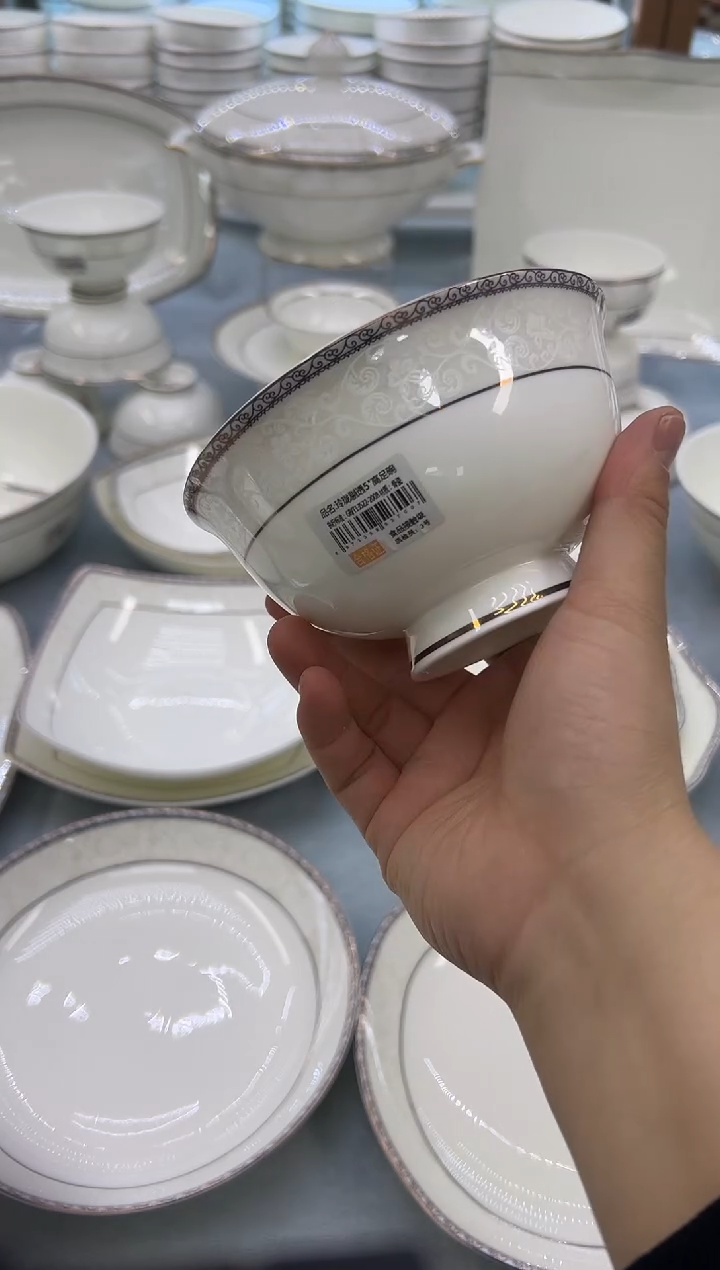 骨瓷玲珑5高4个  