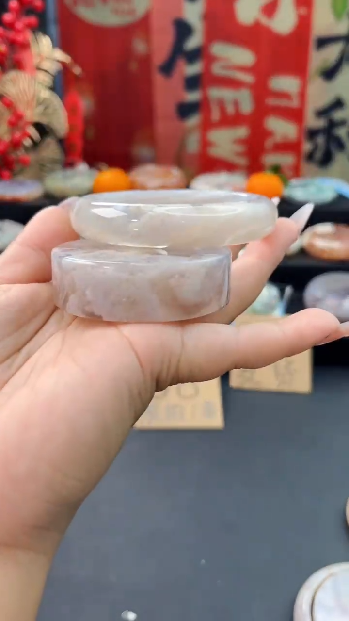 【闪购商品】石英质玉手镯未镶嵌赠送镯心（58圈口）无证书