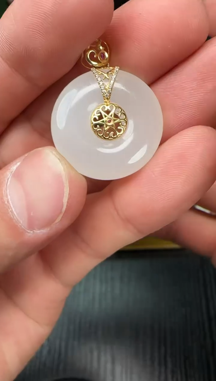 【闪购商品】和田玉颈饰18K金镶嵌平安扣