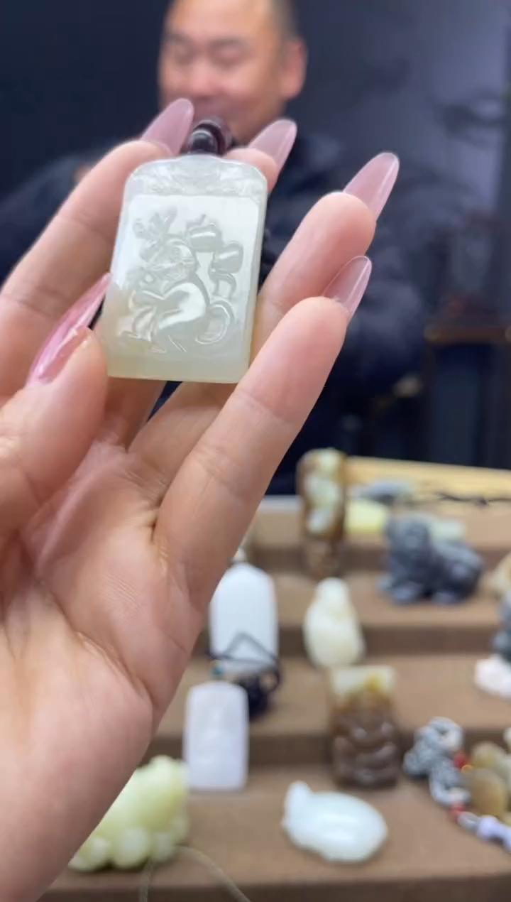 颈饰未镶嵌和田玉1