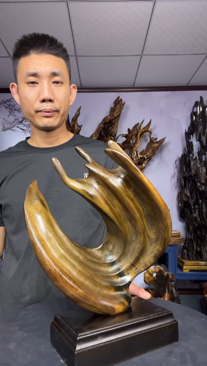 金丝楠木雕款嘻*哥金丝楠木工艺品摆件