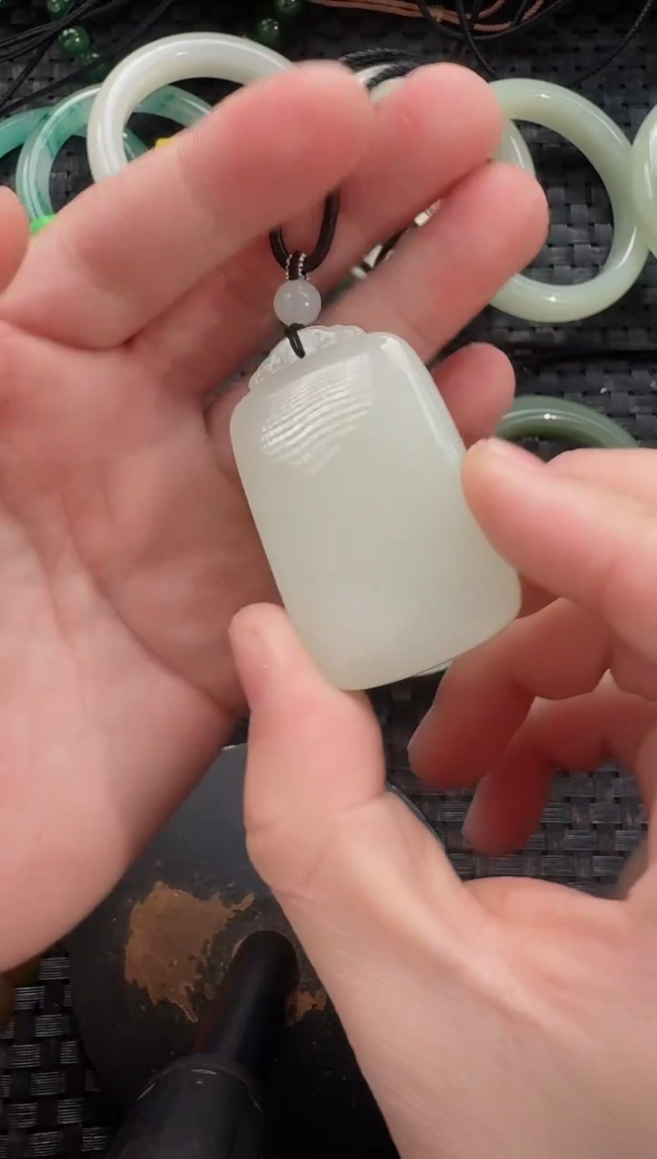 颈饰未镶嵌和田玉无事牌