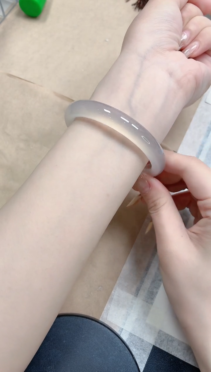 石英质玉手镯未镶嵌152-60.5荔枝