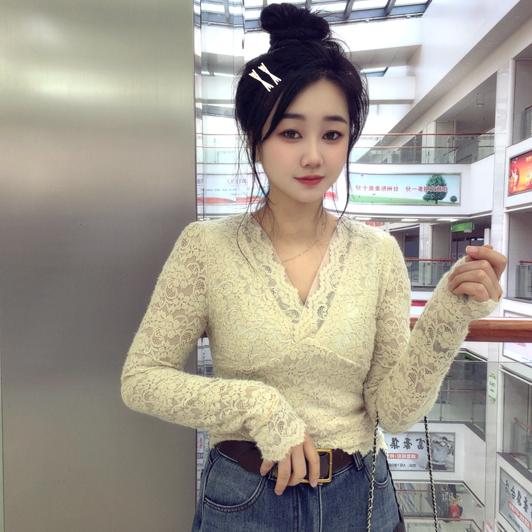 丹丹精选--7085新款V领蕾丝重工钩花设计打底上衣
