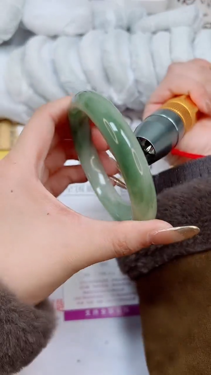 【闪购商品】石英质玉手镯未镶嵌K134-63