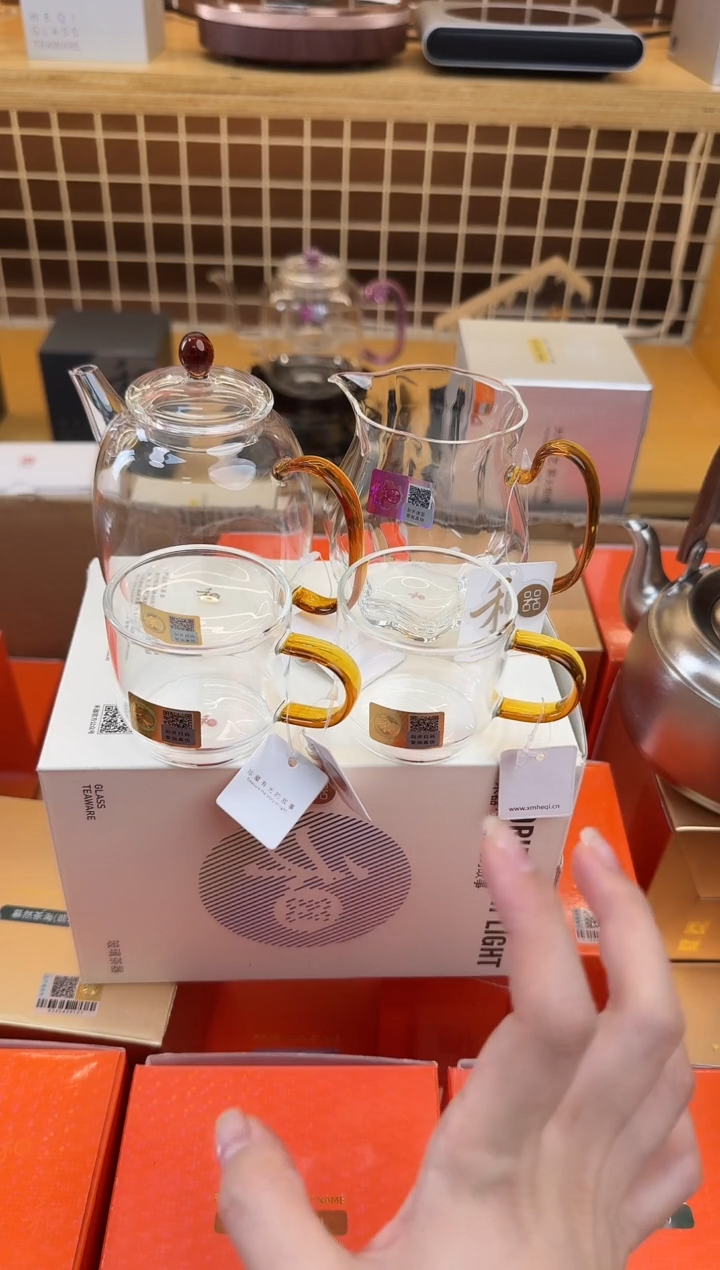 @@禾器晶彩宴臣壶琥珀+颂妍琥珀+逸杯两只