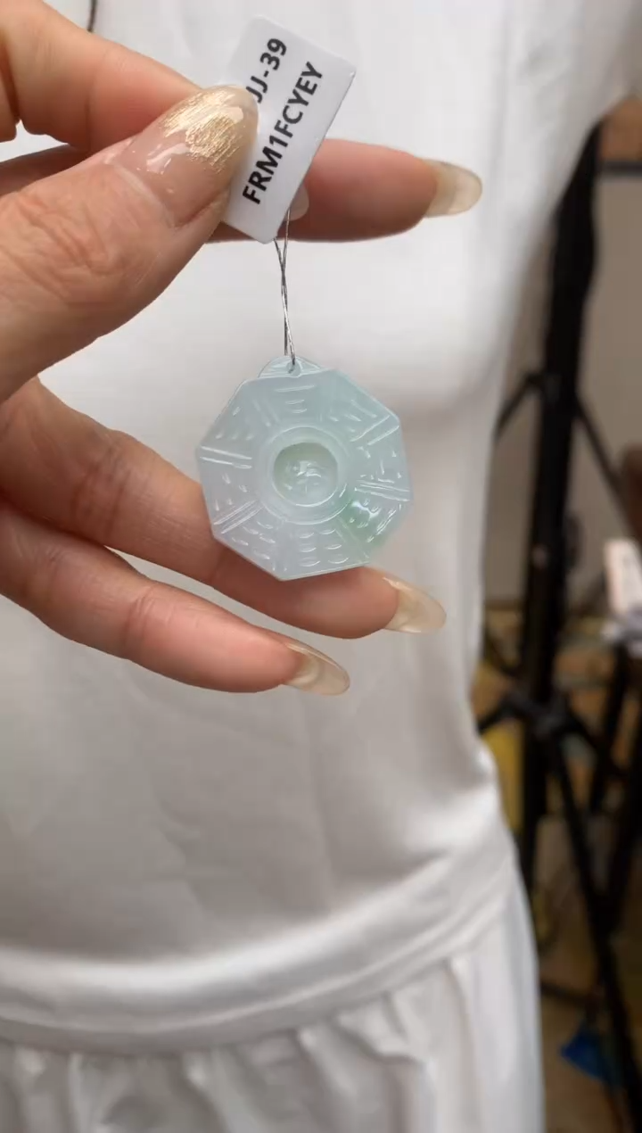 【闪购商品】翡翠颈饰未镶嵌花件吊坠