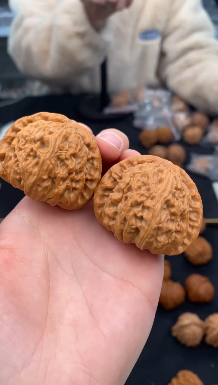 【闪购商品】文玩核桃把件白狮子43-t046