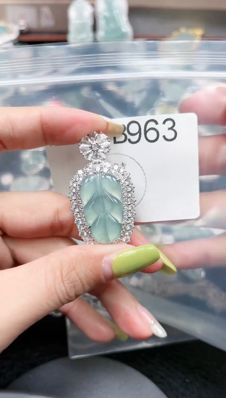 【闪购商品】翡翠颈饰未镶嵌963赠皮绳
