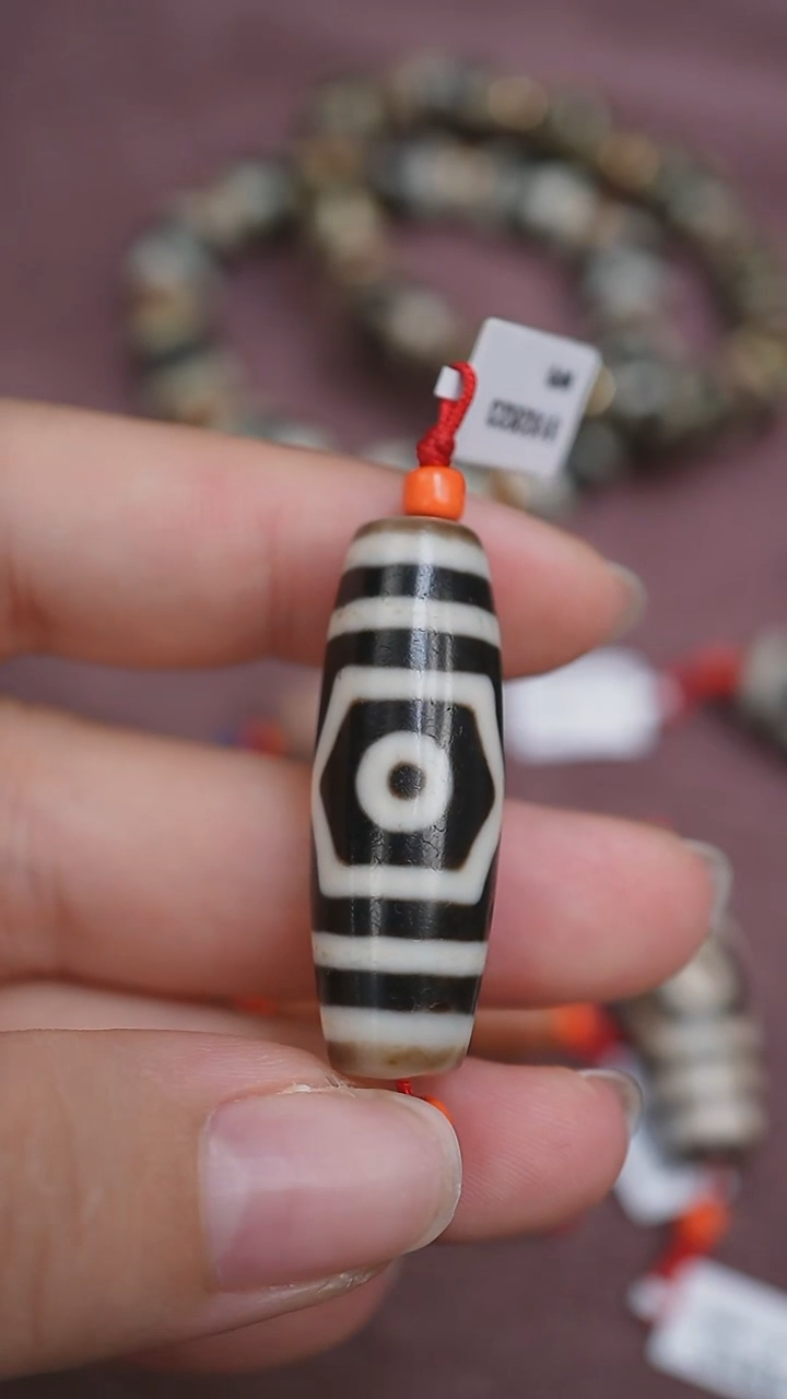 未镶嵌颈饰玛瑙/玉髓从**定蚀花玛瑙珠定制编绳