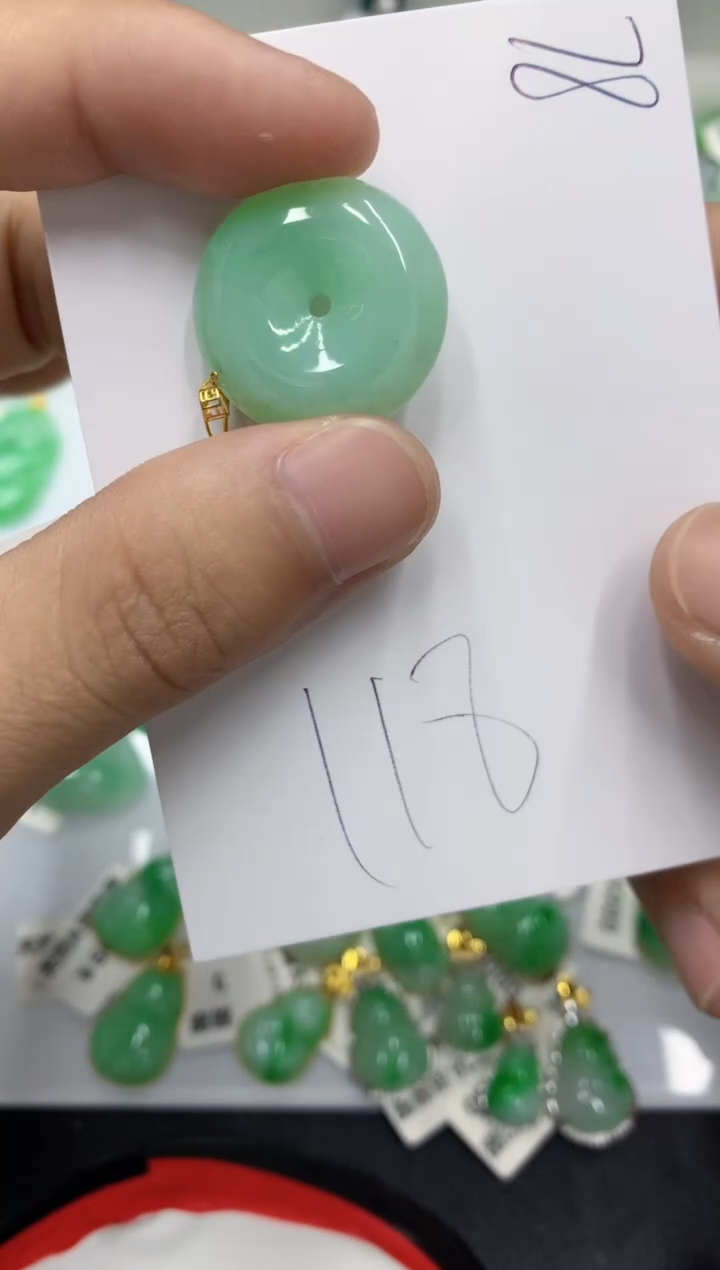 【闪购商品】翡翠颈饰18K金镶嵌翡翠