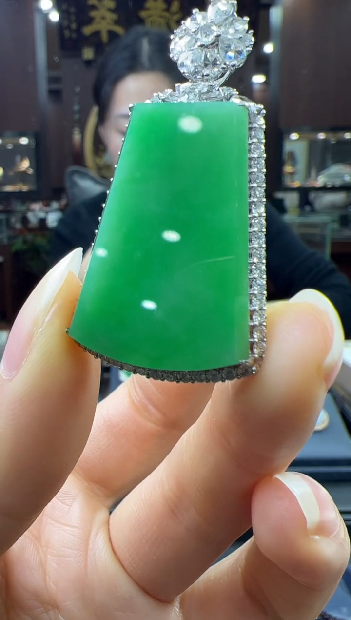 【闪购商品】翡翠挂件18K金镶嵌无事牌不含链