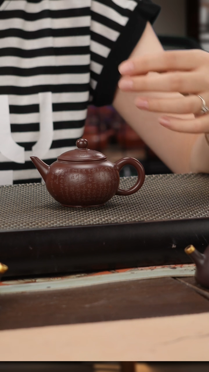 茶壶紫砂紫袍玉砂精工微雕刻绘睡哦120cc