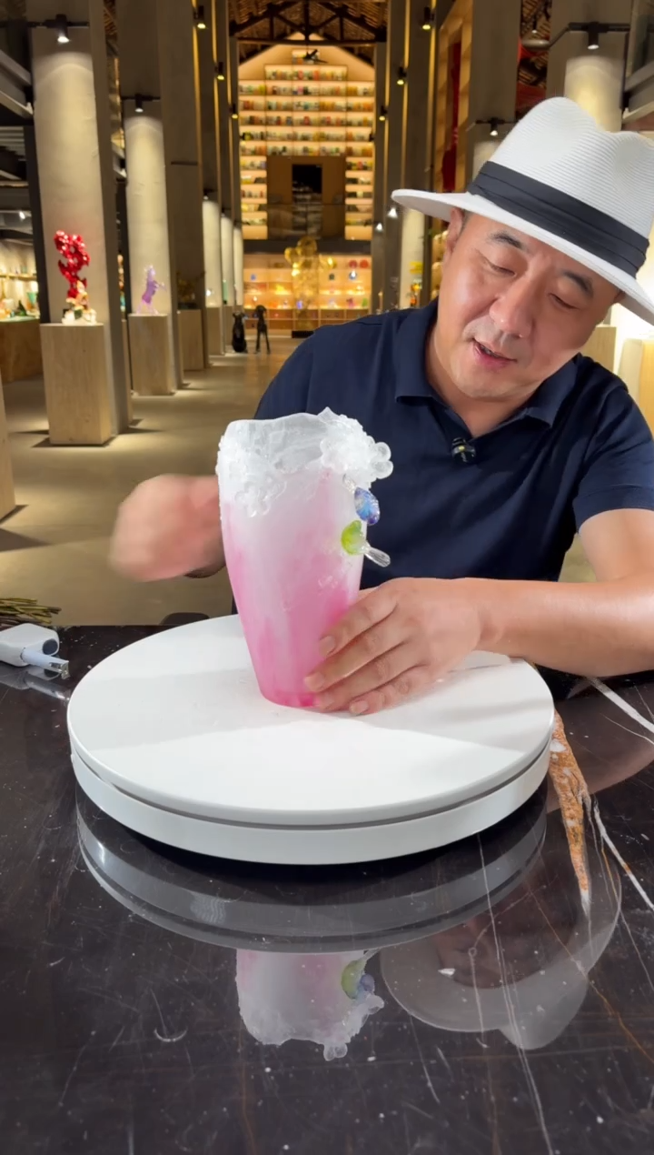 摆件粉色喜上眉梢花器