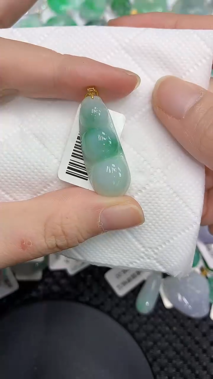 颈饰18K金镶嵌翡翠1111111111111