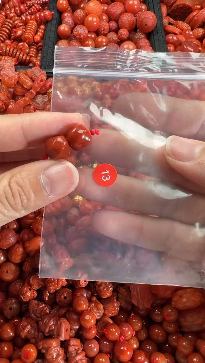 【闪购商品】南红玛瑙颈饰未镶嵌1