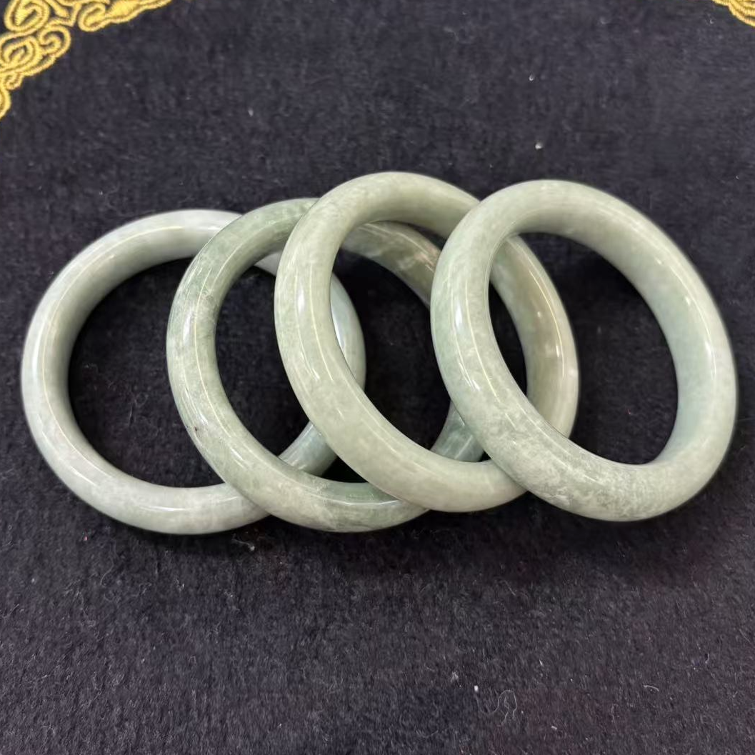 翡翠胖圆条手镯*多样性发一件