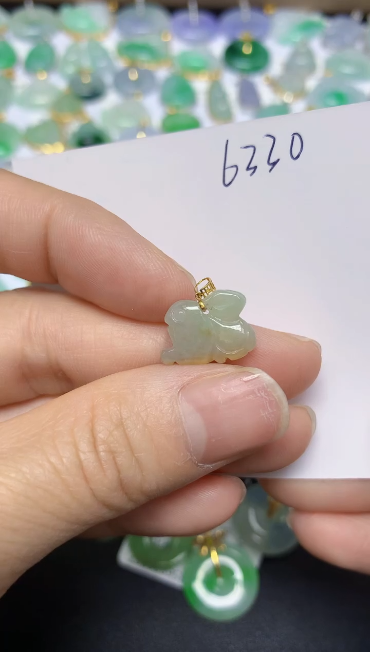 【闪购商品】翡翠挂件18K金镶嵌 天然翡翠A货