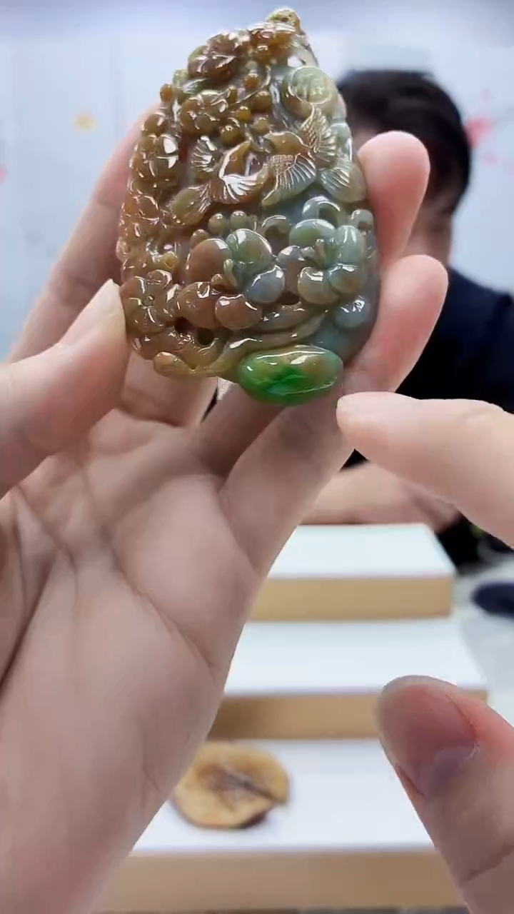 未镶嵌定制翡翠5060bb-毛货挂件84