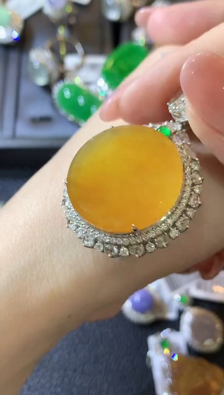【闪购商品】翡翠吊坠(不含链)18K金镶嵌W68 