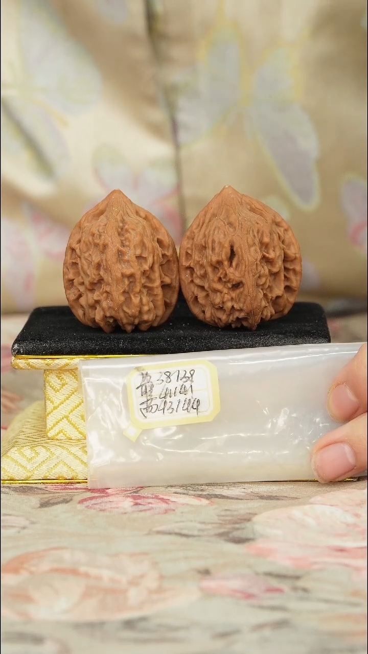 【闪购商品】文玩核桃把件鸡心有修