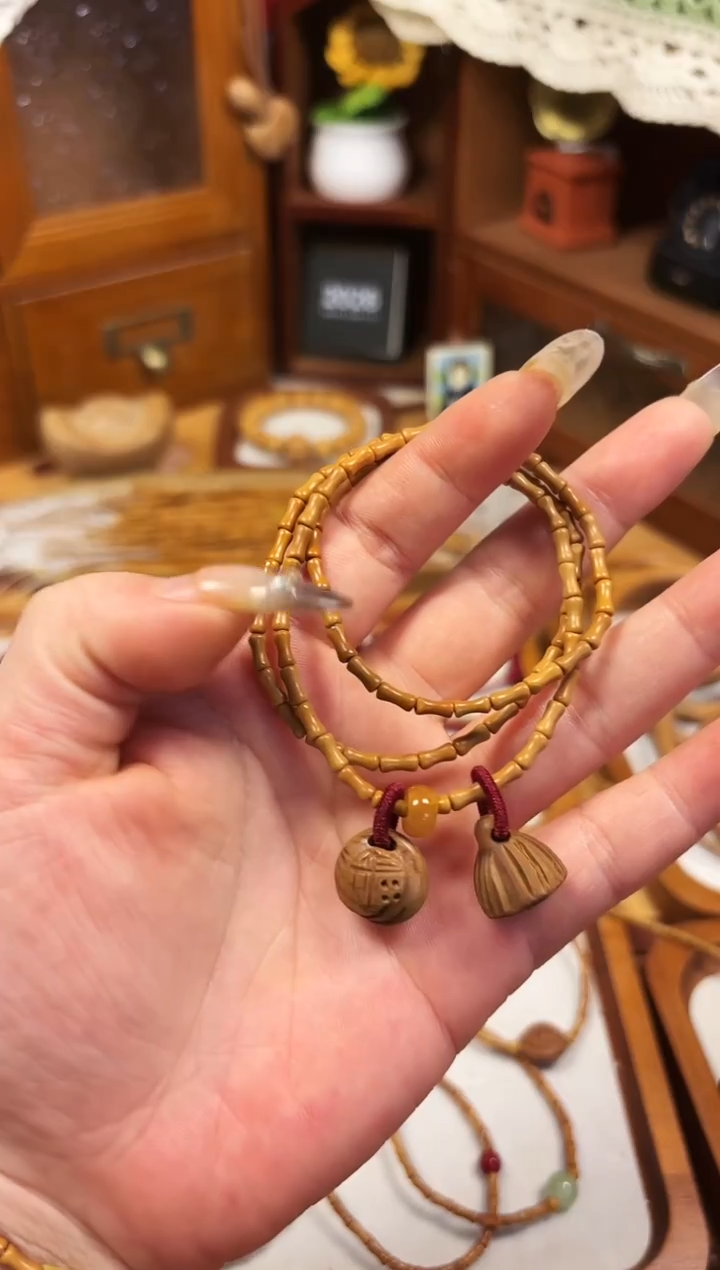 手串桃核观****店三圈  竹节手串  福字加莲蓬  备注手围  朱砂款