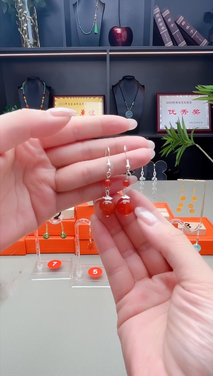 未镶嵌耳钉玛瑙/玉髓409