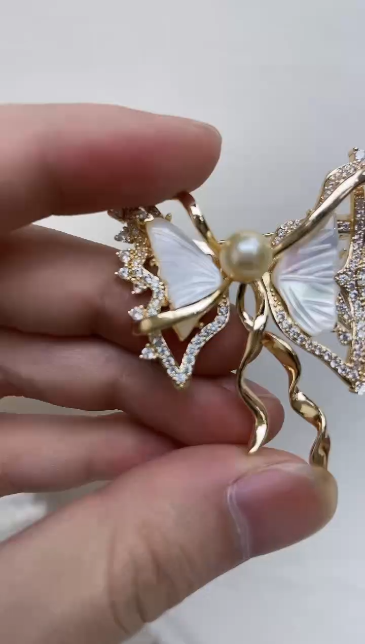 未镶嵌胸饰海水珍珠  