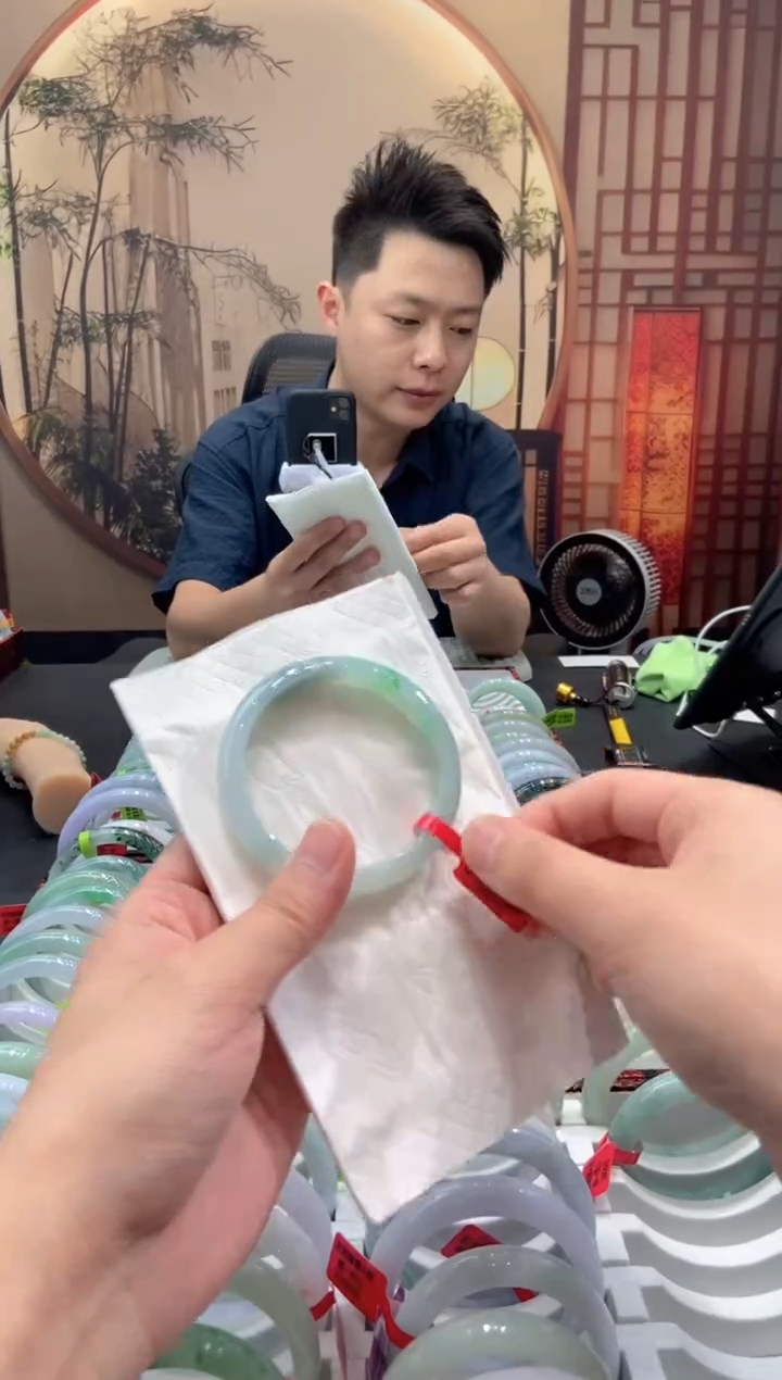 未镶嵌手镯翡翠000056883