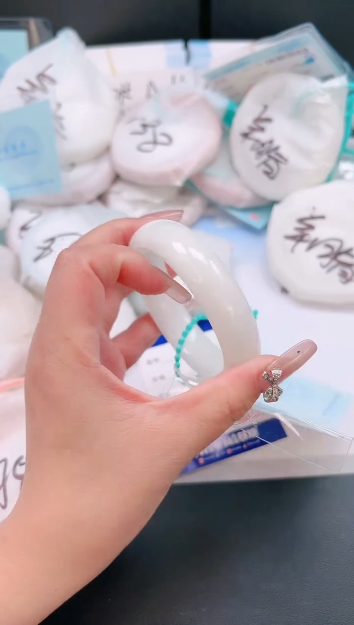 未镶嵌手镯和田玉5T16-56