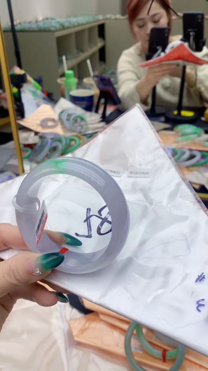 【闪购商品】翡翠手镯未镶嵌0884074048