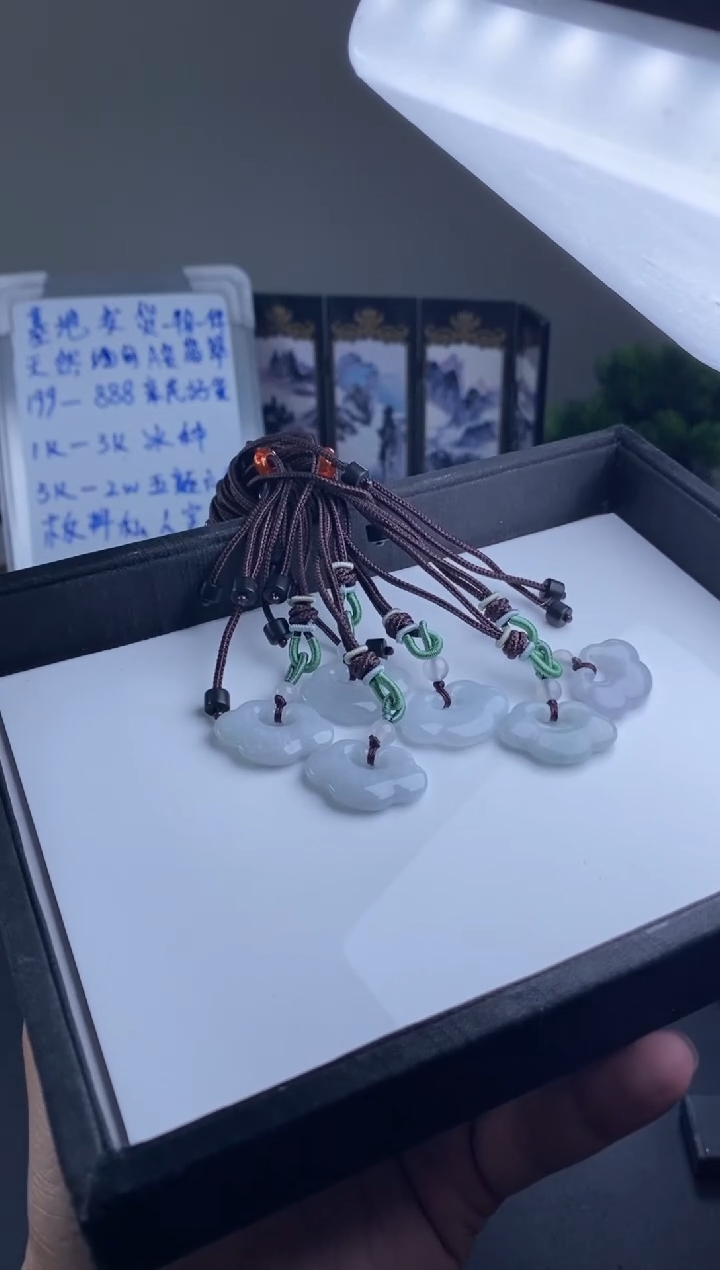 翡翠未镶嵌颈饰多样性发货