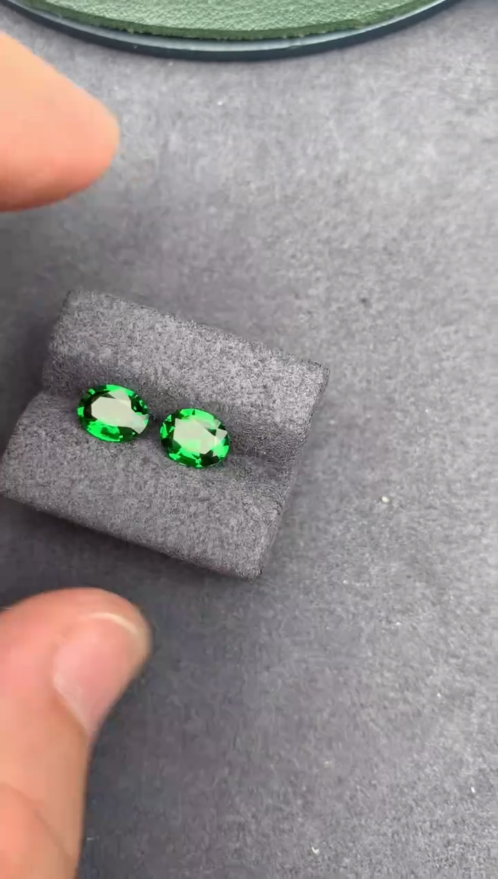 【闪购商品】石榴石裸石未镶嵌2ct 沙弗莱配对