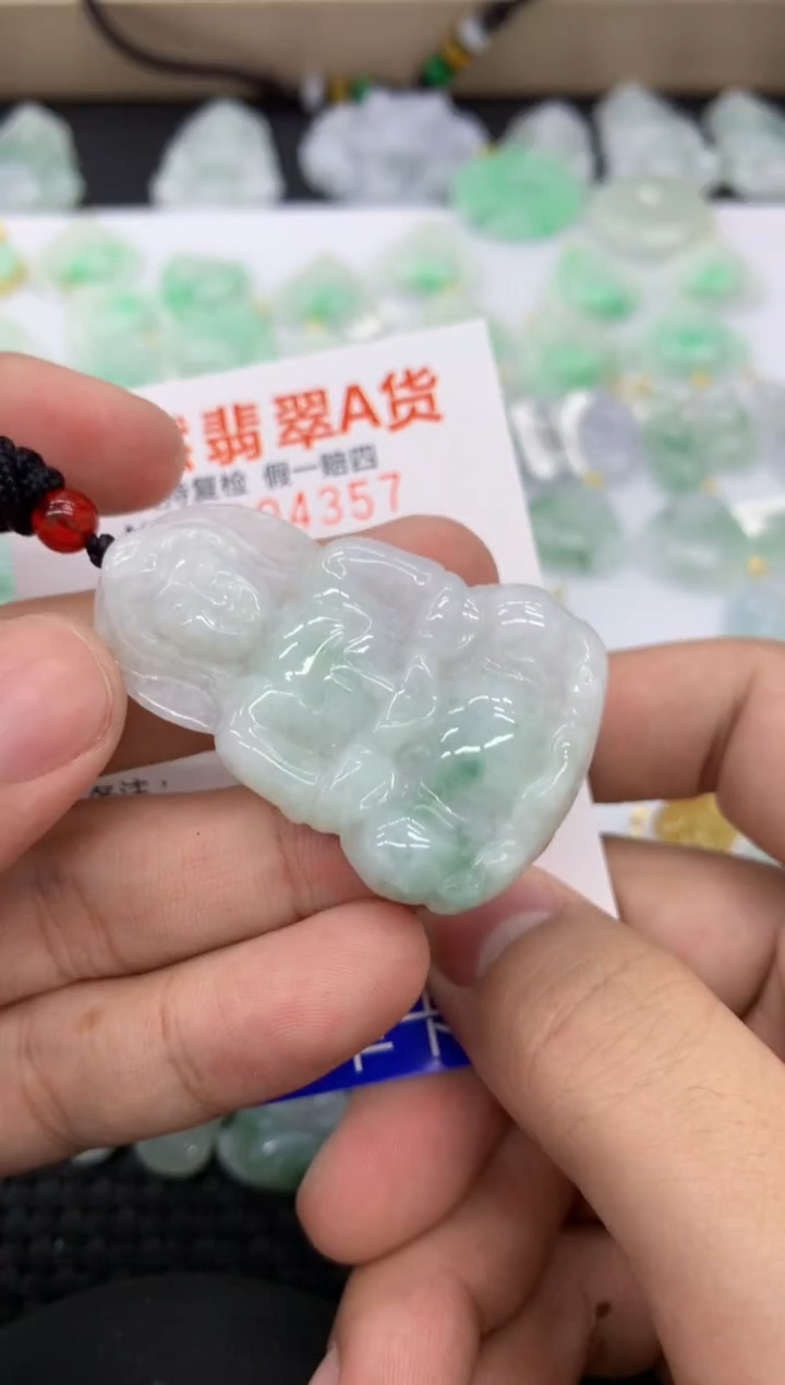 【闪购商品】翡翠颈饰未镶嵌1111111111