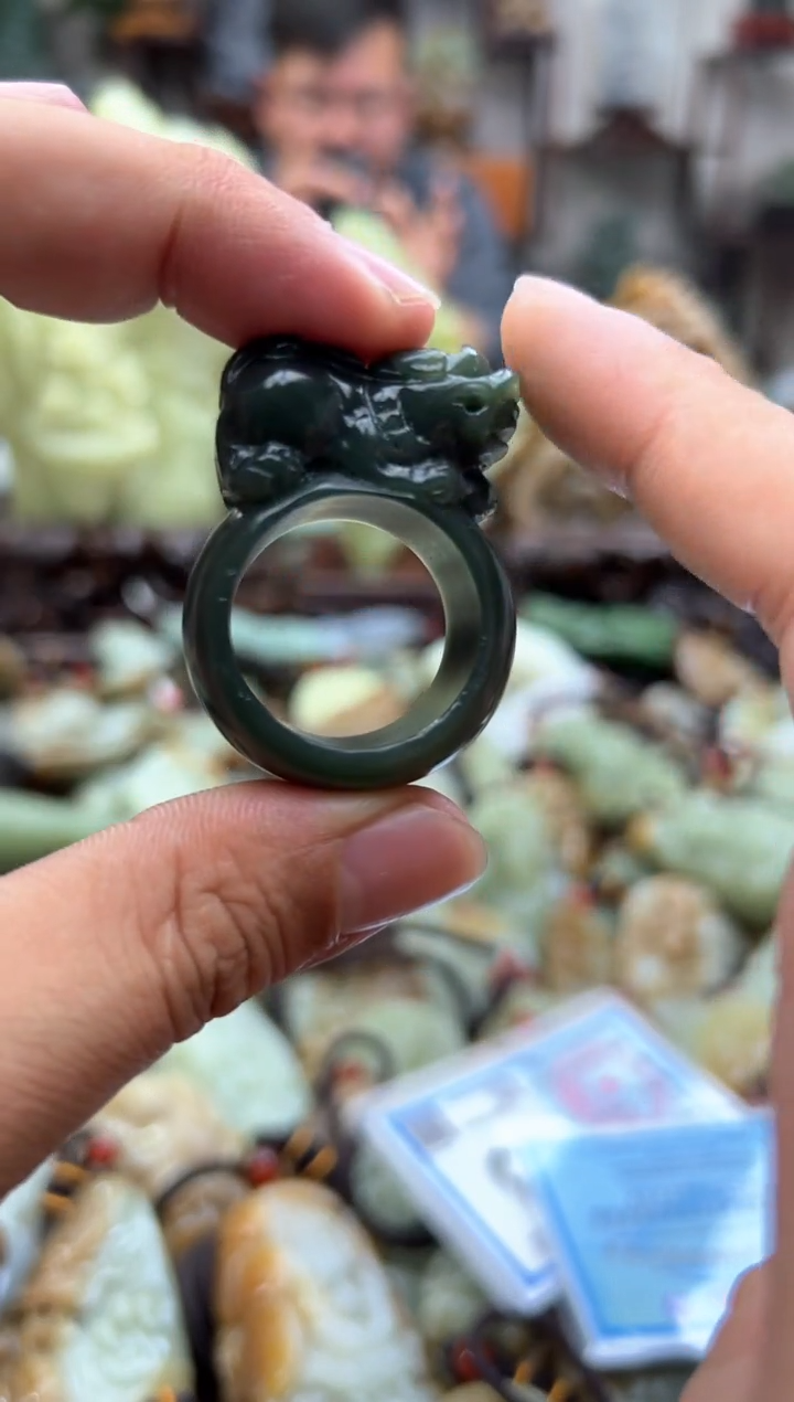 和田玉未镶嵌把件1