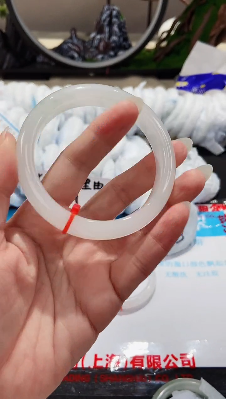 【闪购商品】石英质玉手镯未镶嵌122-61