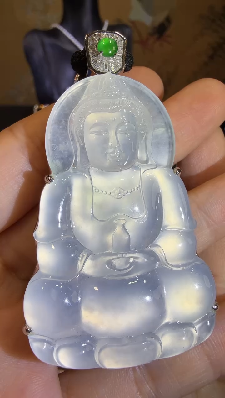 【闪购商品】翡翠吊坠(赠链)18K金镶嵌玻璃种极光白大观音