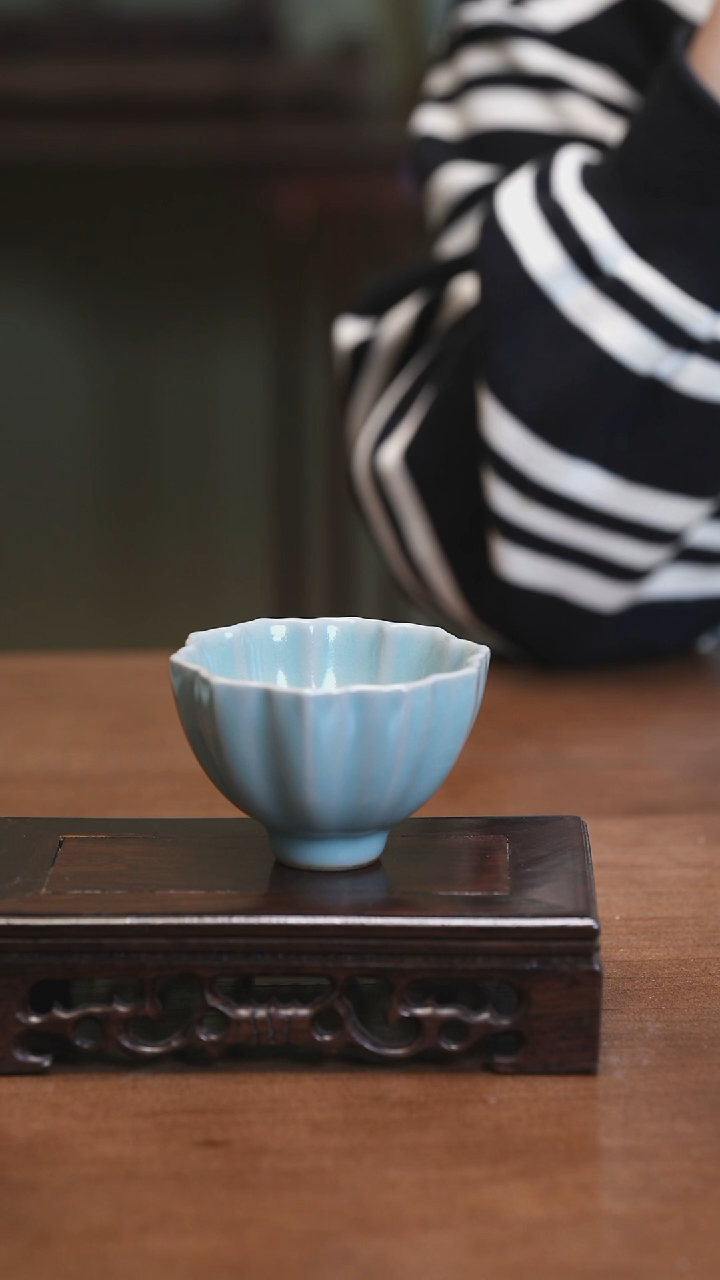 【闪购商品】Y宝丰宋官窑原产地汝瓷花口杯（微瑕）