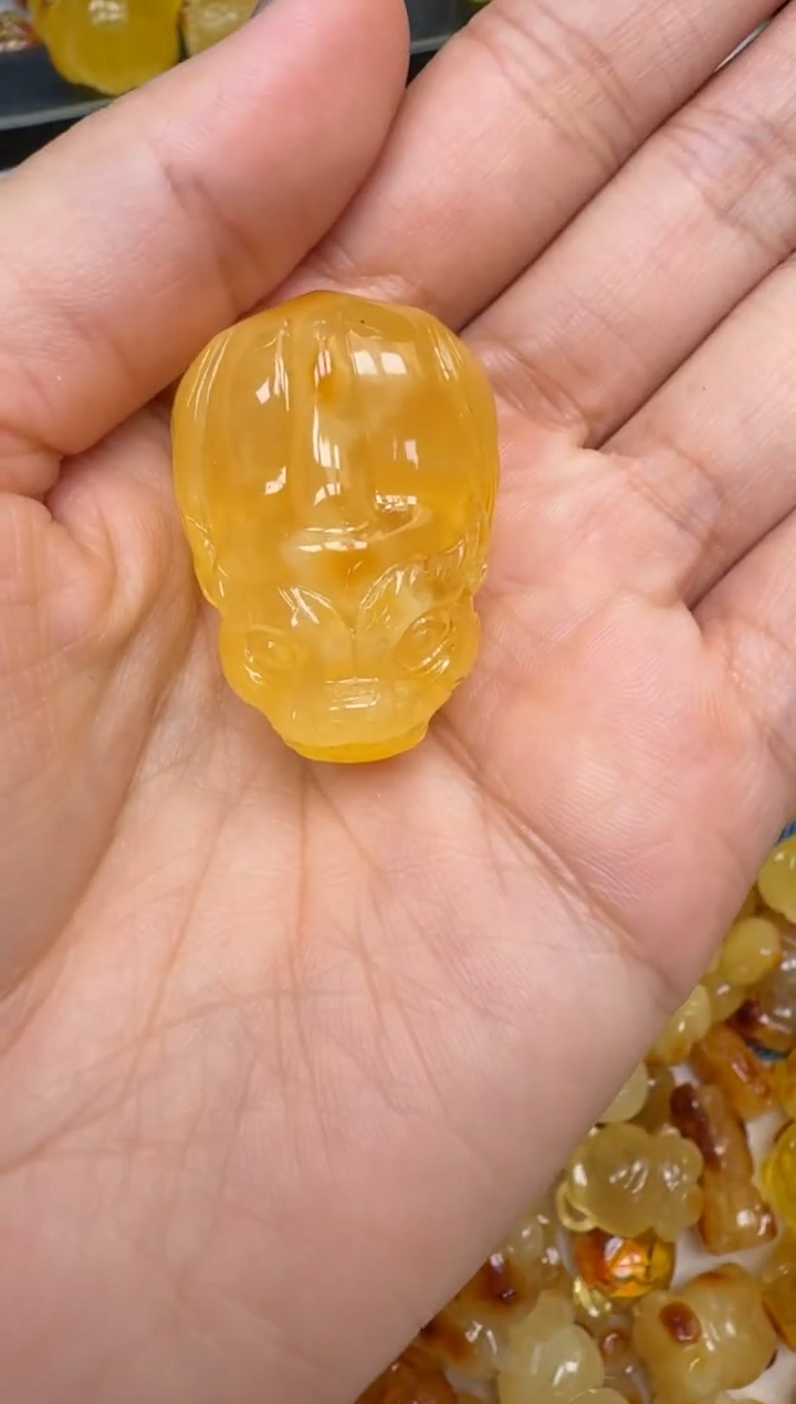 裸石琥珀未镶嵌如图