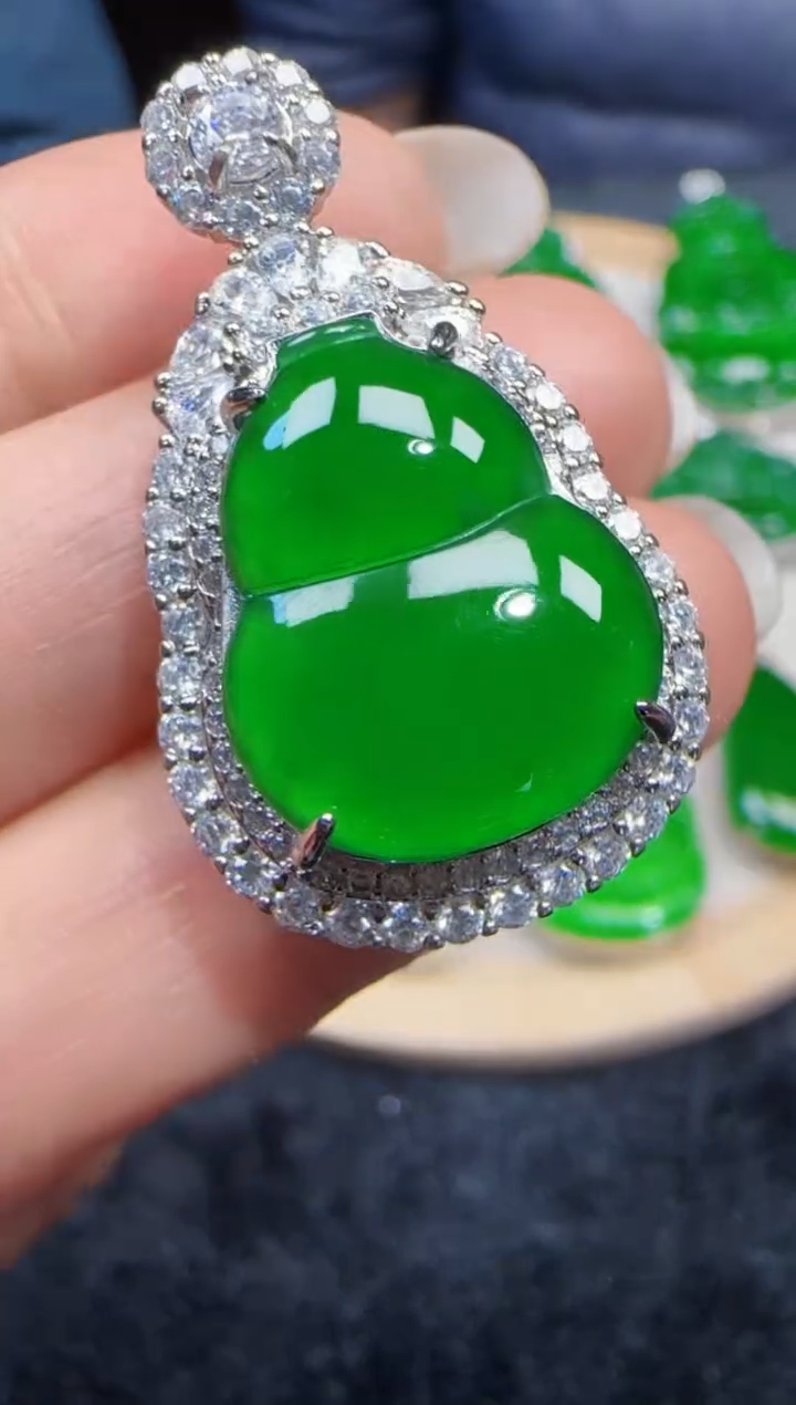 未镶嵌定制翡翠翡翠吊坠37