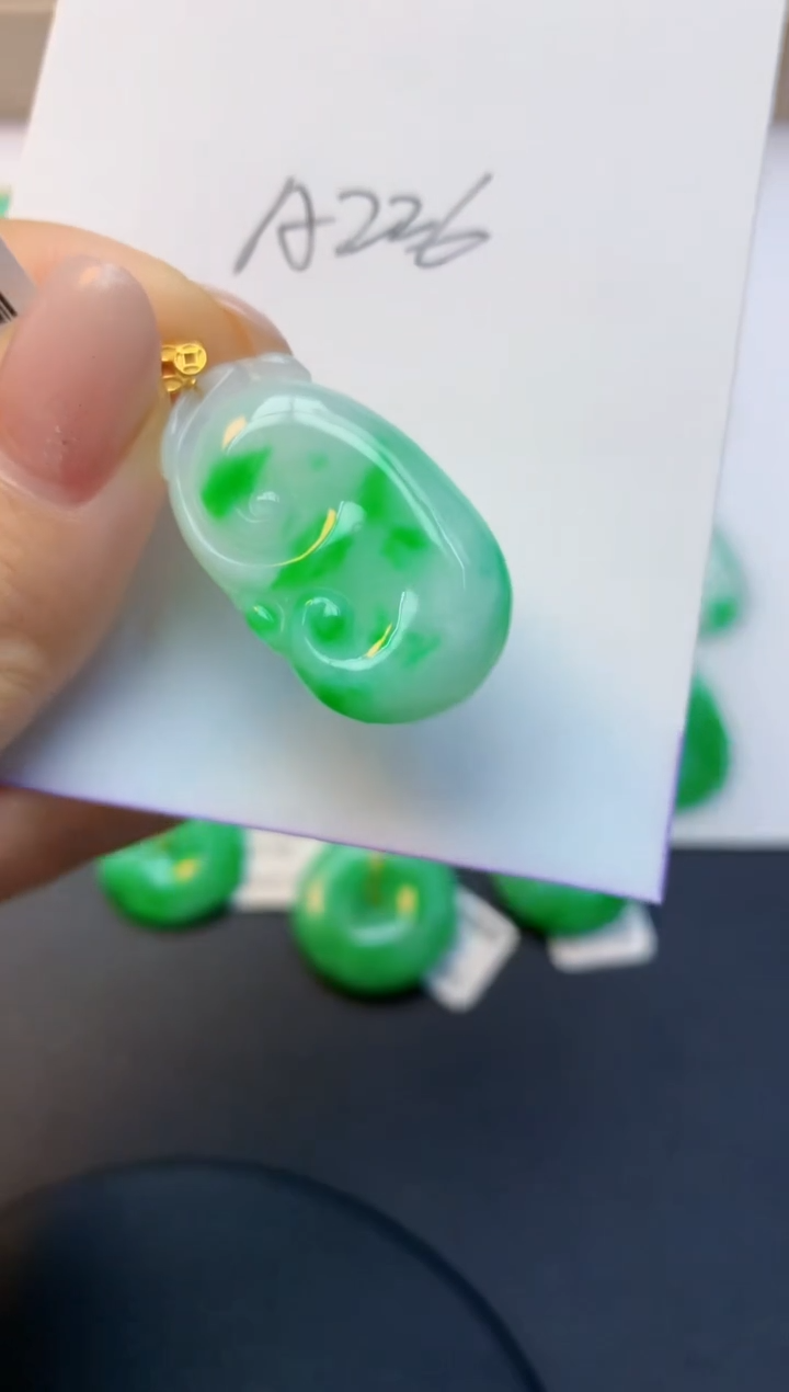 颈饰18K金镶嵌翡翠天然A货缅甸翡翠百元以上9元证书费自理