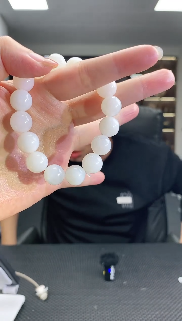 颈饰未镶嵌和田玉白玉圆珠卡12手串
