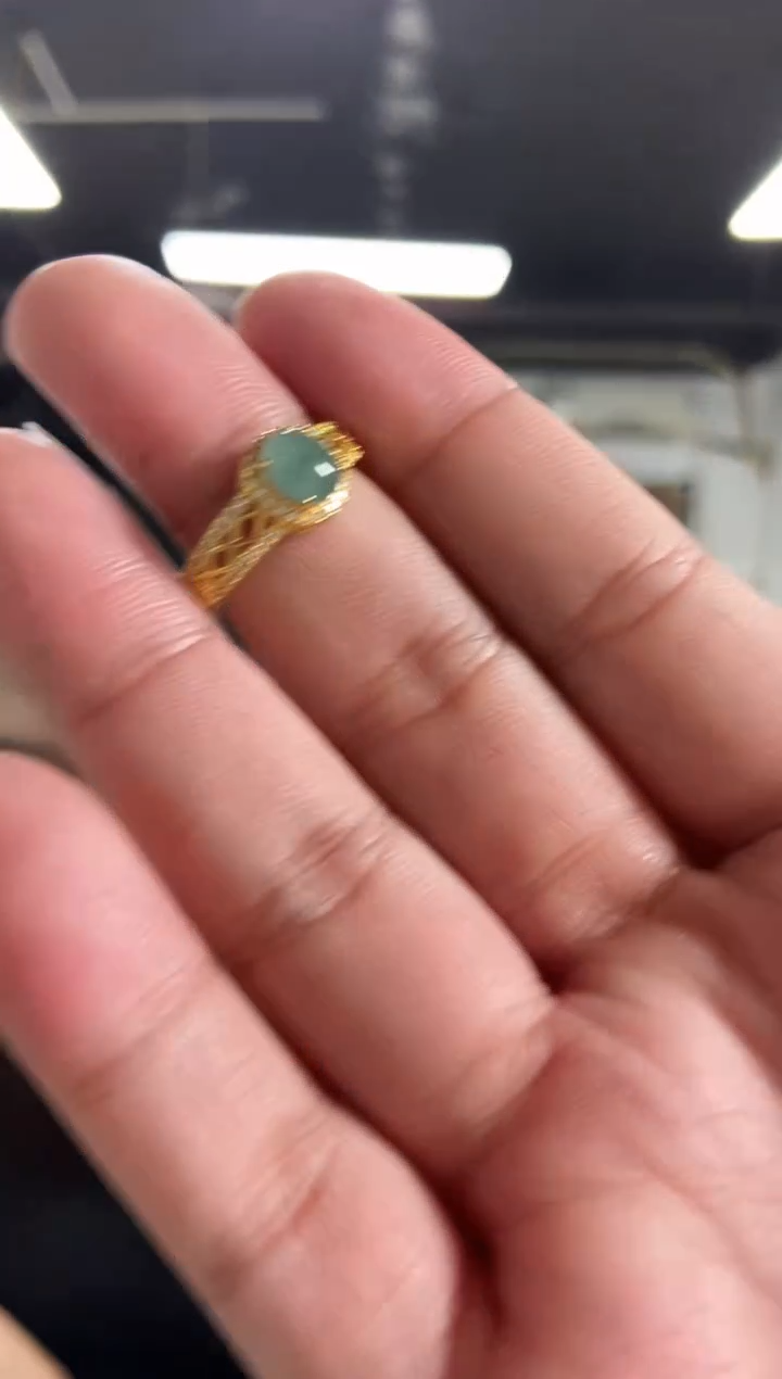 【闪购商品】翡翠戒指未镶嵌多样性发其一，颜色微差