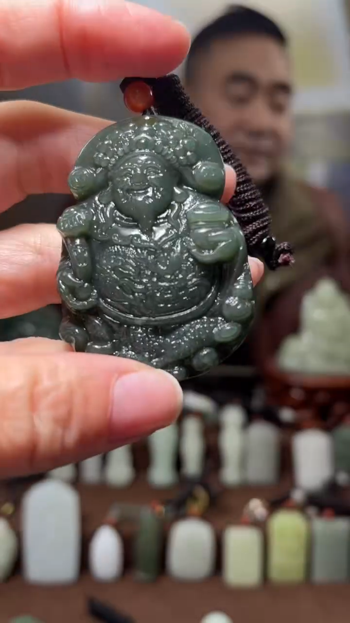 颈饰未镶嵌和田玉·