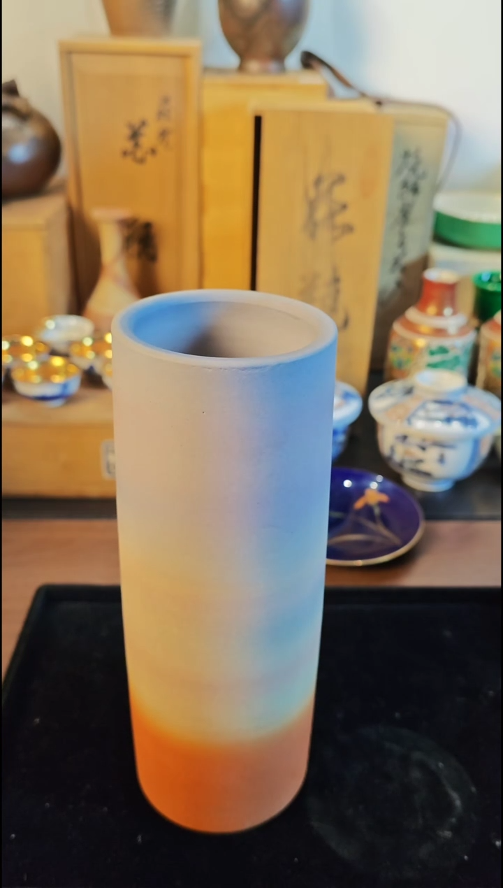 M****）回流渐变彩色花瓶