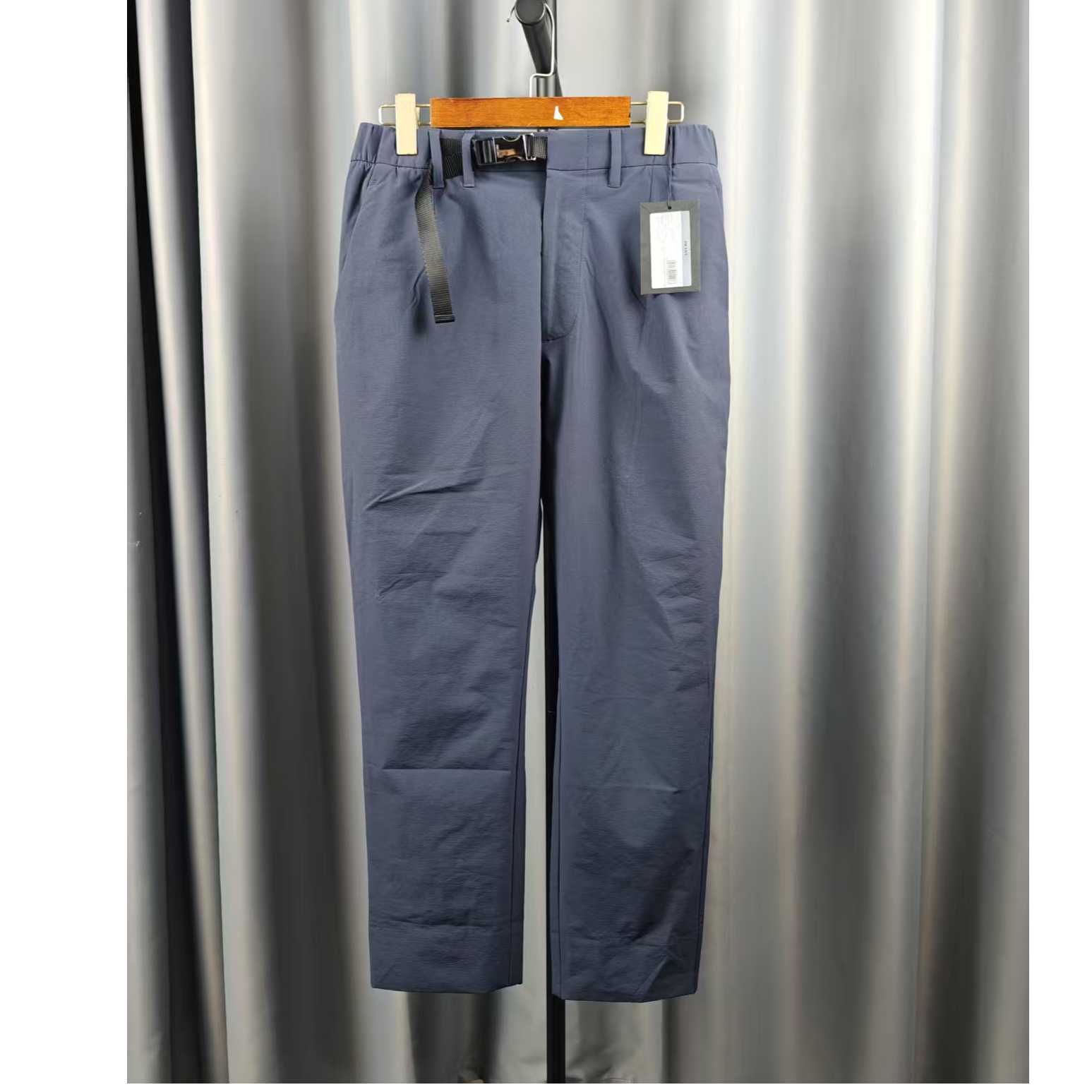 99新 Prada/普拉达 男士春秋时尚金属扣休闲直筒裤