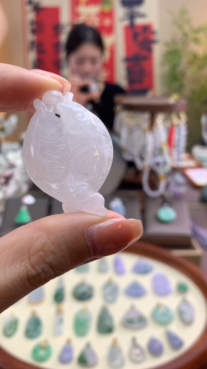 【闪购商品】翡翠颈饰未镶嵌鱼