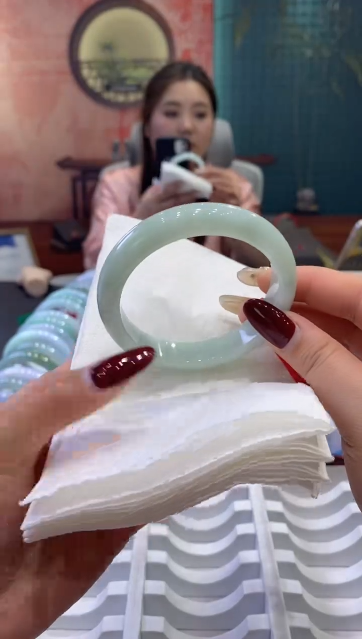 【闪购商品】翡翠手镯未镶嵌多人000115567