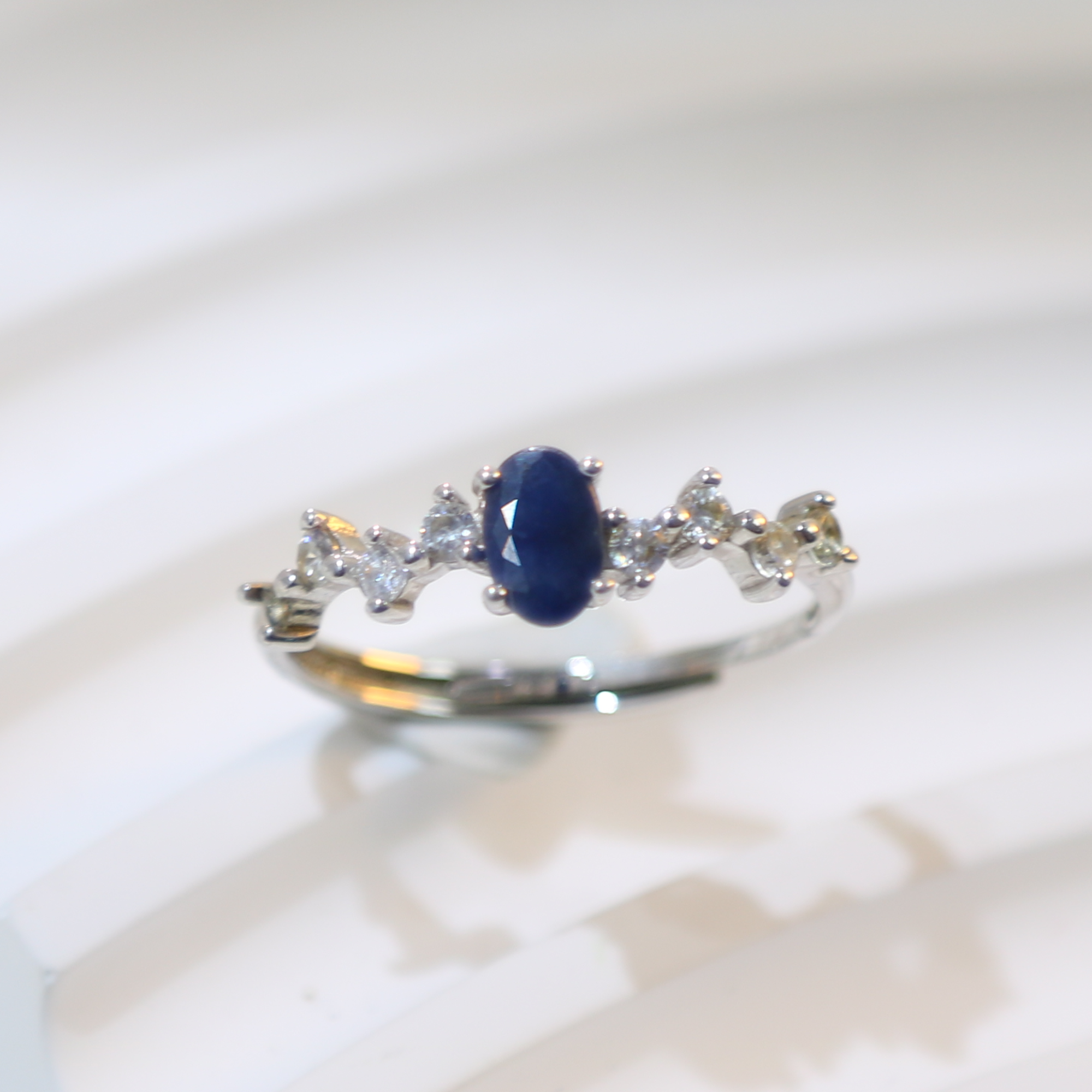 S925银天然彩宝蓝宝石精致设计戒指