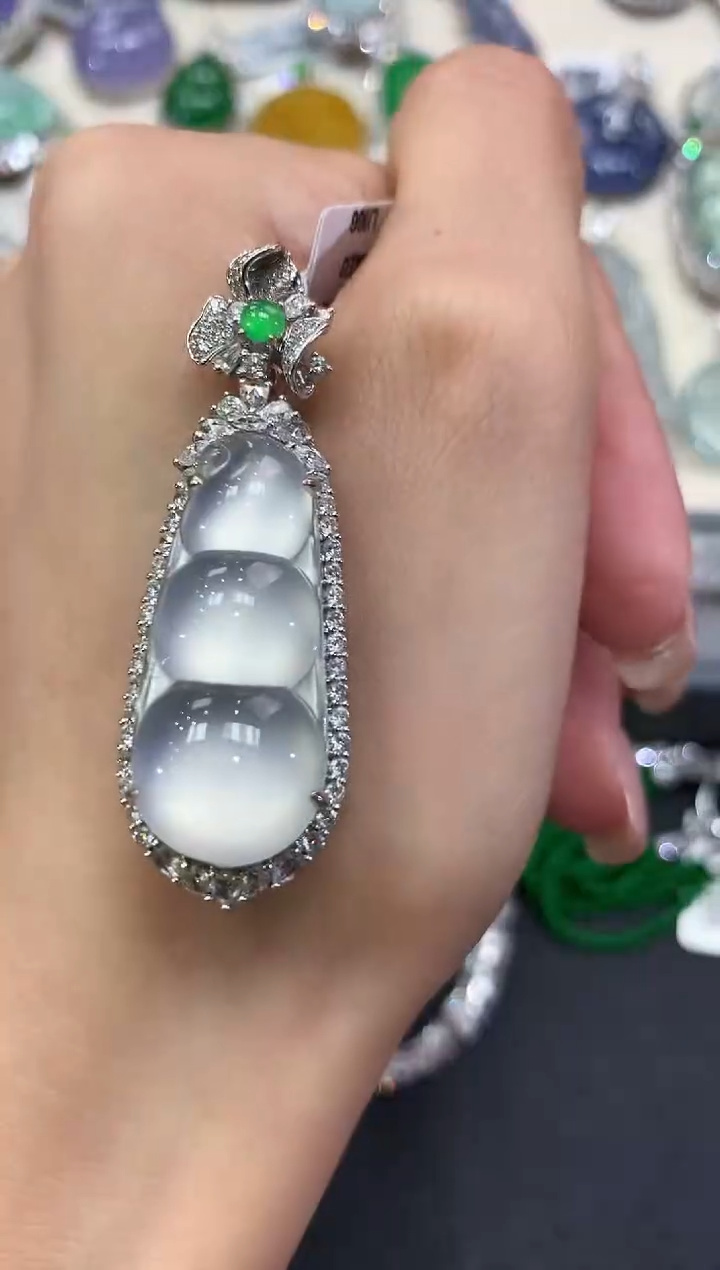 【闪购商品】翡翠吊坠(不含链)18K金镶嵌w115         